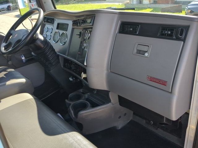 2014 Kenworth T270 Base