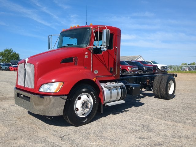 2014 Kenworth T270 Base