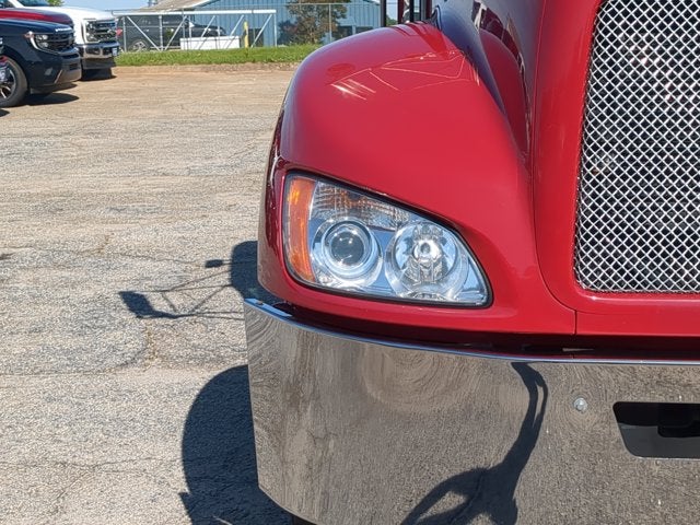 2014 Kenworth T270 Base