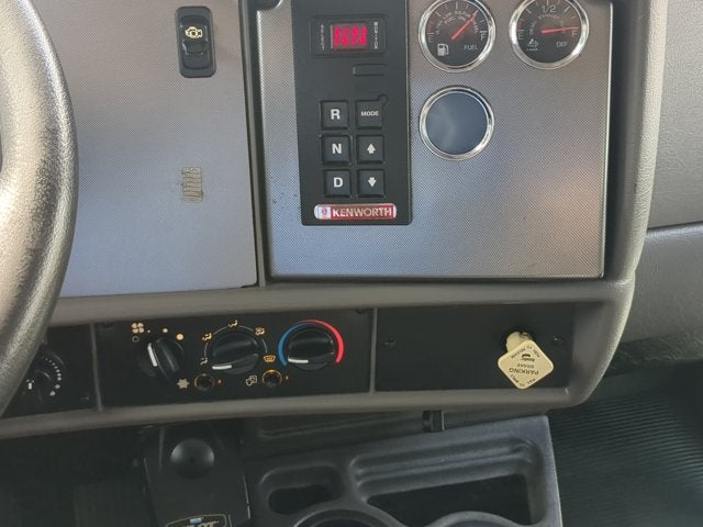 2014 Kenworth T270 Base