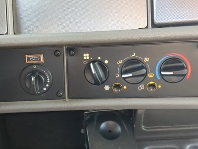 2014 Kenworth T270 Base