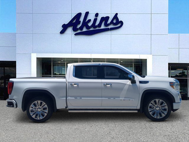 2022 GMC Sierra 4WD Crew Cab Short Box Denali's photo