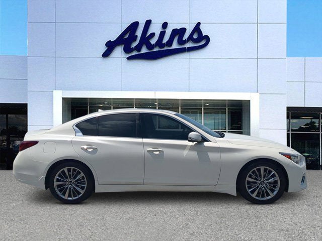 2023 INFINITI Q50 LUXE
