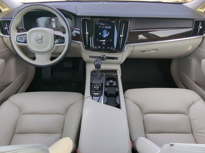 2018 Volvo S90 Momentum