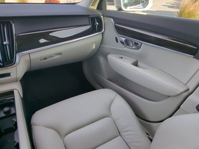 2018 Volvo S90 Momentum