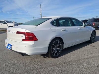 2018 Volvo S90 Momentum