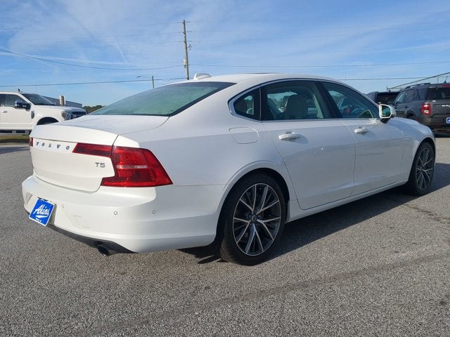 2018 Volvo S90 Momentum