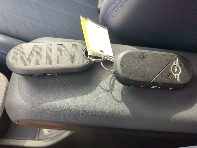 2025 MINI Hardtop S Signature Trim