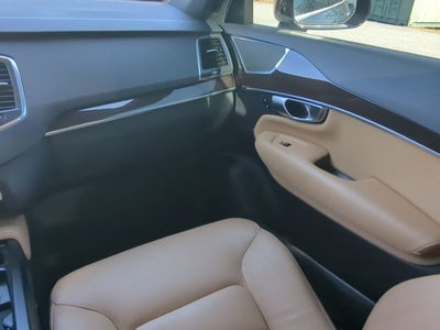 2019 Volvo XC90 Momentum