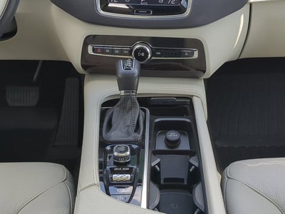 2019 Volvo XC90 Momentum